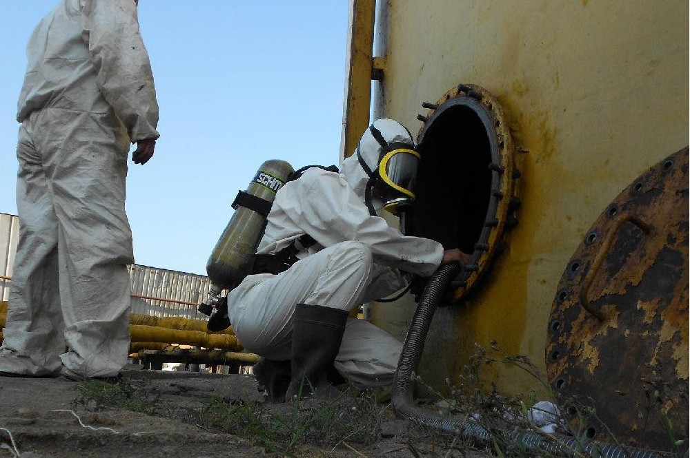 专业管道清洗、柴油汽油储罐清洗、各类工业设备清洗